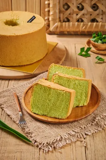 Classic Pandan Chiffon Cake