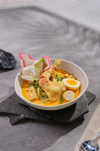 Lontong Komplit
